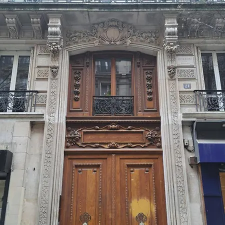 Central, Metro Republique