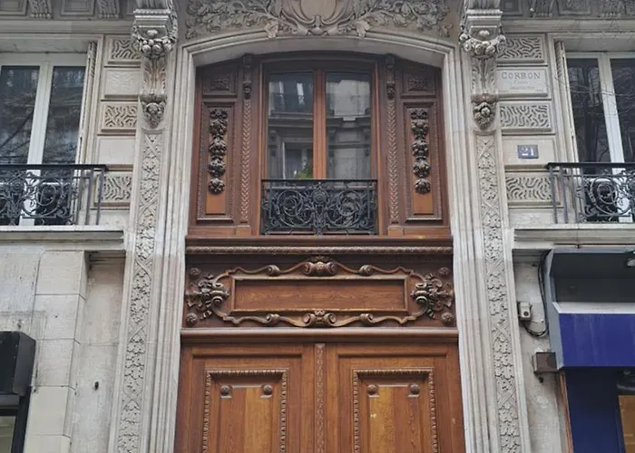 Central, Metro Republique