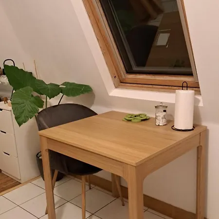 Central, Metro Republique Apartment